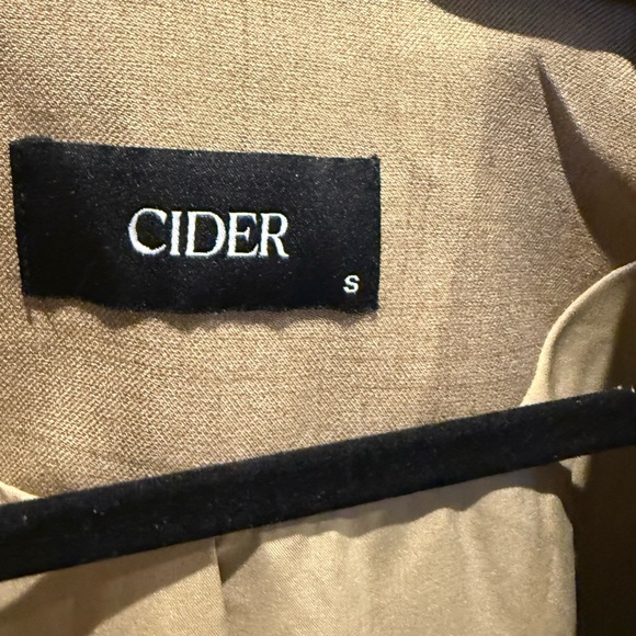 Cider Beige Cropped Blazer - Picture 3 of 3